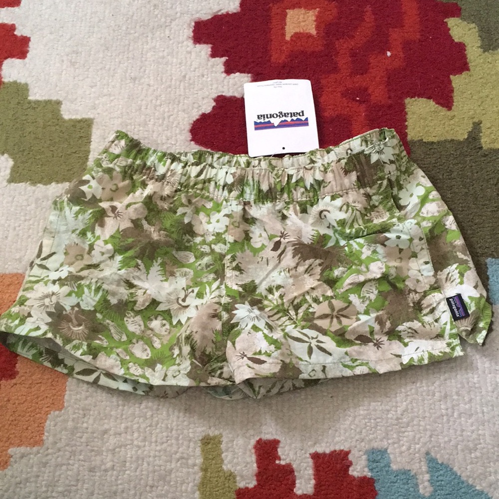 Patagonia women’s barely baggies shorts xs